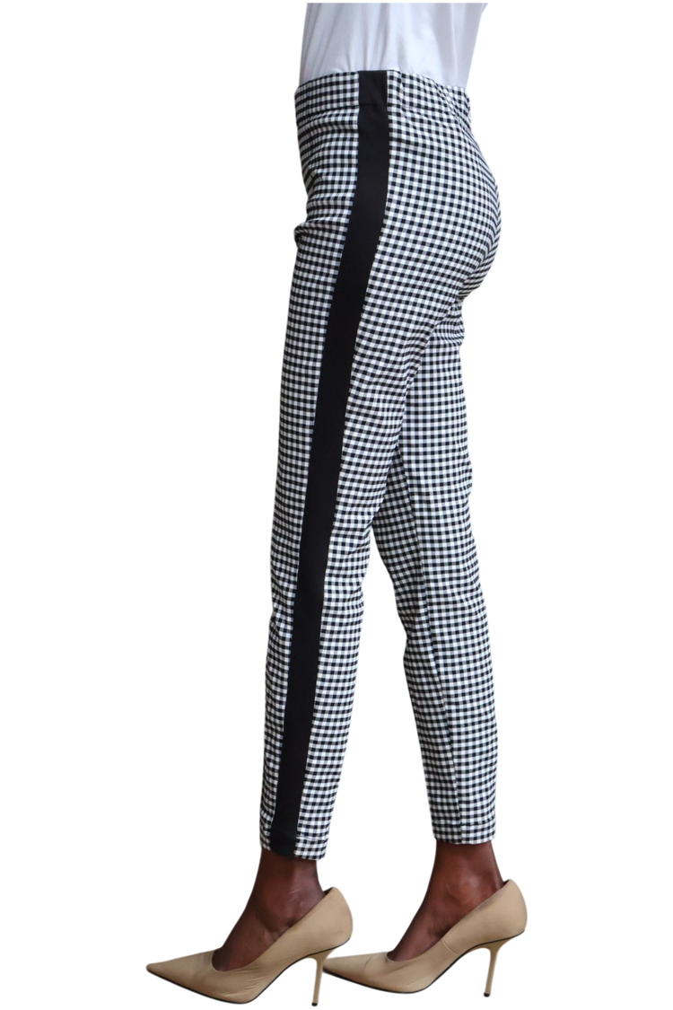 Skinny leg pintuck pants with strip and elastic waist band