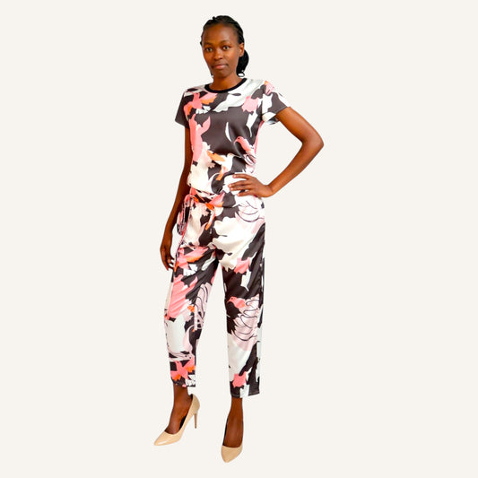 Skinny capri with elastic waist band and side drawstring