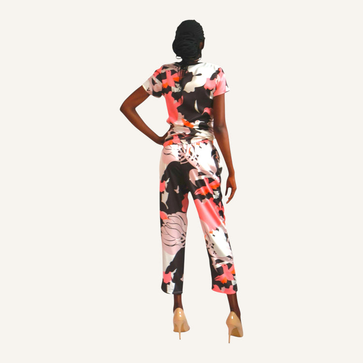 Skinny capri with elastic waist band and side drawstring